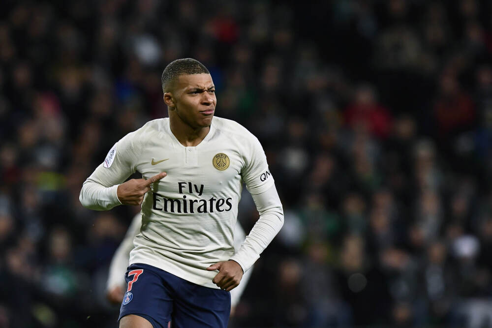 183cm初中生为了10块钱撒娇，家长无奈吐槽：已经激发不出母爱了